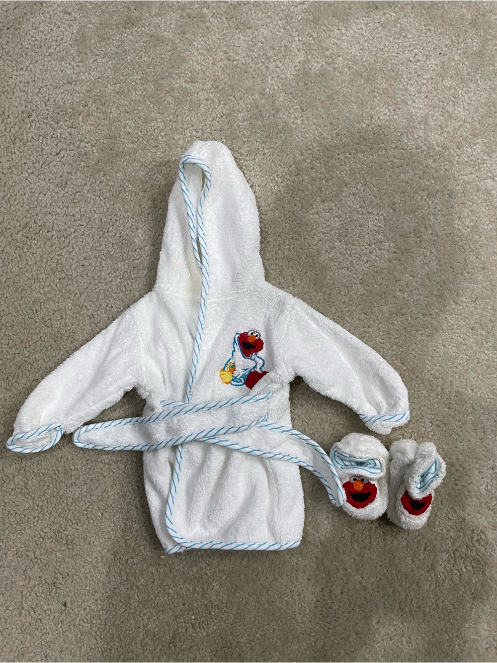 Baby Elmo Hooded Bathrobe/towel and slipper set